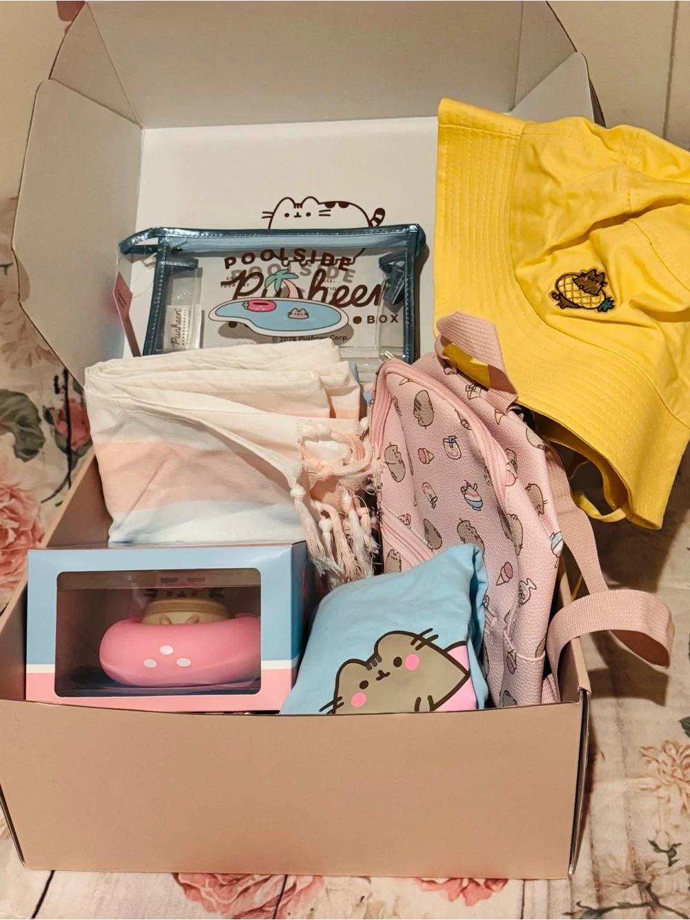 New Pusheen Box Bundle: Vinyl Figure, Towel, Pouch, Shirt XXL, SunHat & Backpack